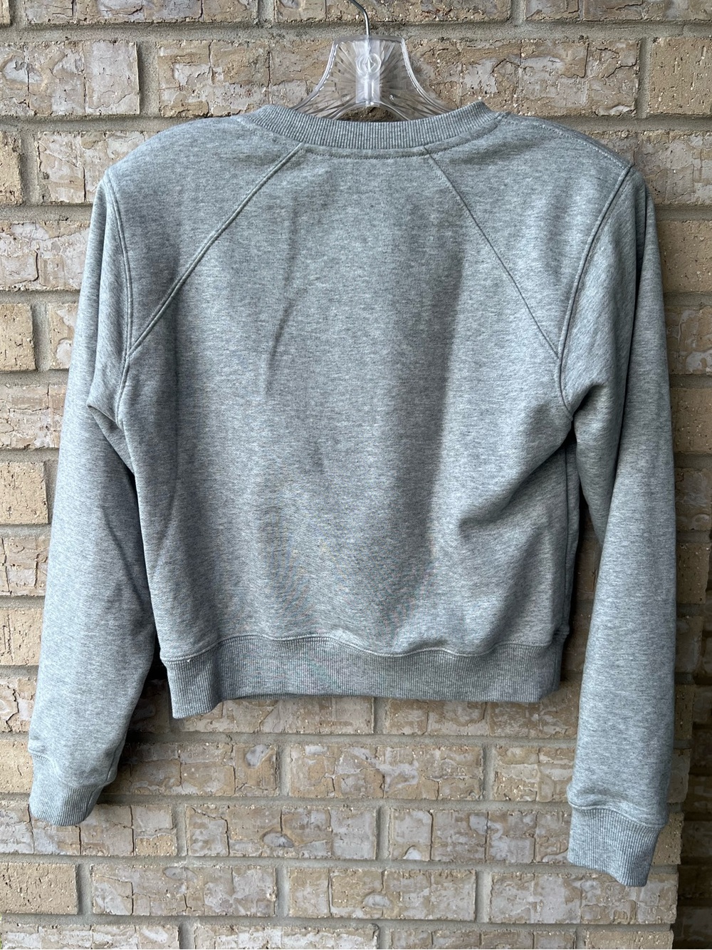 VERONICA BEARD
Beaumont Logo Sweatshirt In Heather Grey - Picture 4 of 6